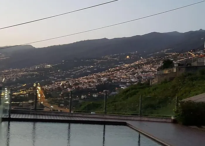 Super Luxury Views And Panoramic Lift Vila *