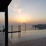 Super Luxury Views And Panoramic Lift