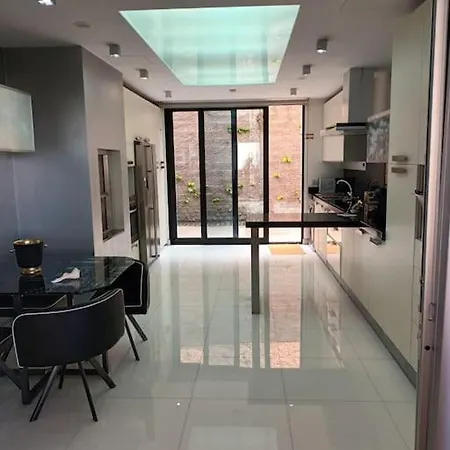 Super Luxury Views And Panoramic Lift Φουνκάλ