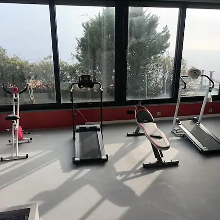 Super Luxury Views And Panoramic Lift * Φουνκάλ