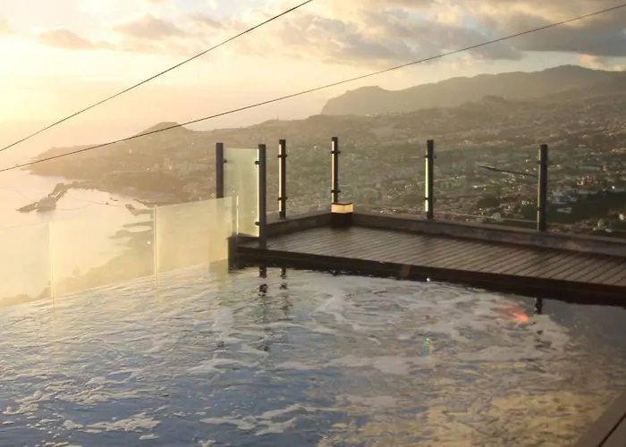 Super Luxury Views And Panoramic Lift Villa